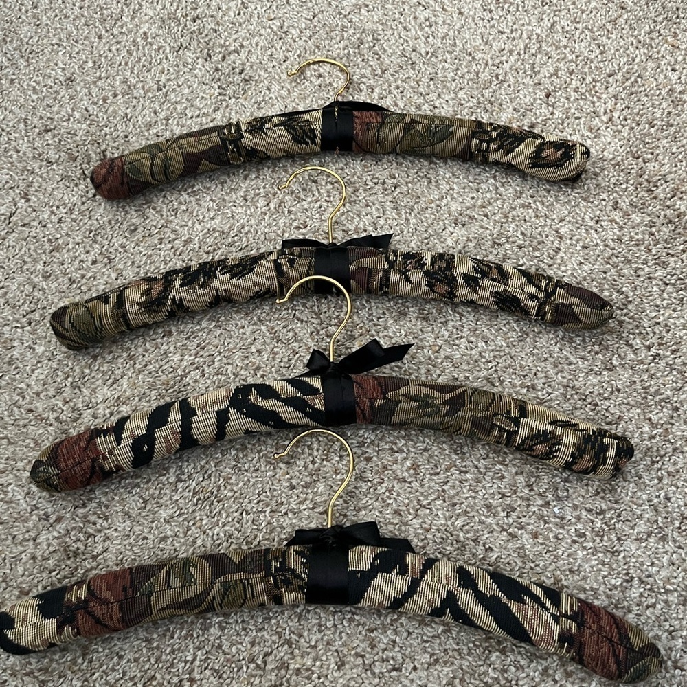 (4-hangers) Vintage canvas hangers